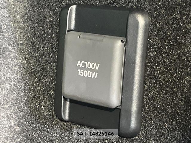 Toyota CROWN 2024-07 8379968-6