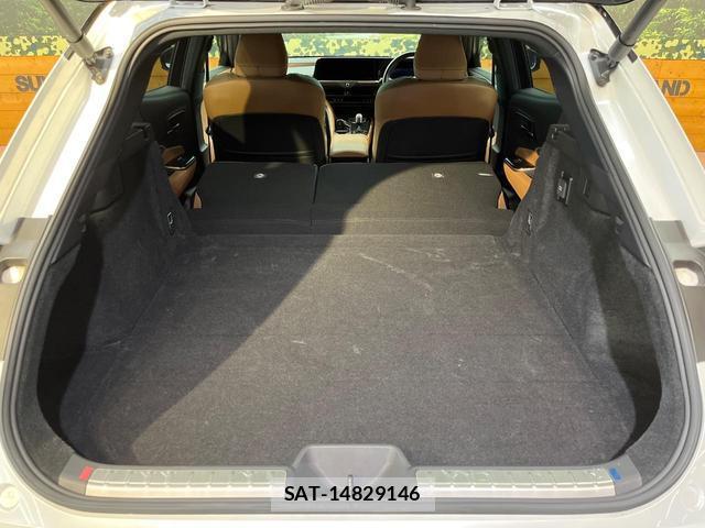 Toyota CROWN 2024-07 8379968-9