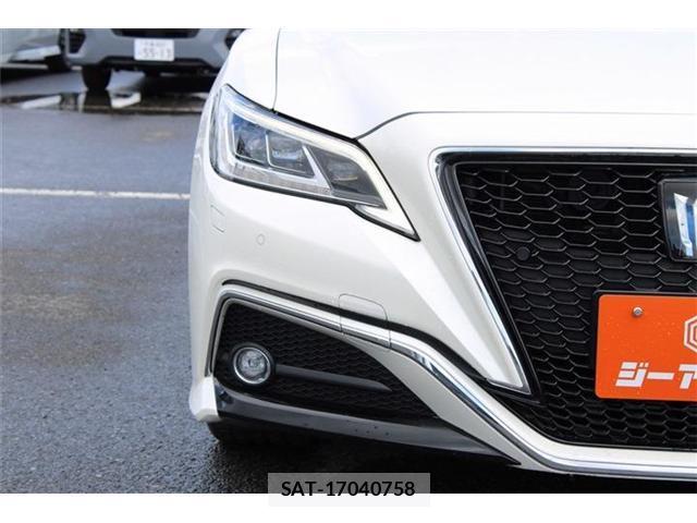 Toyota CROWN 2019-07 8379682-3