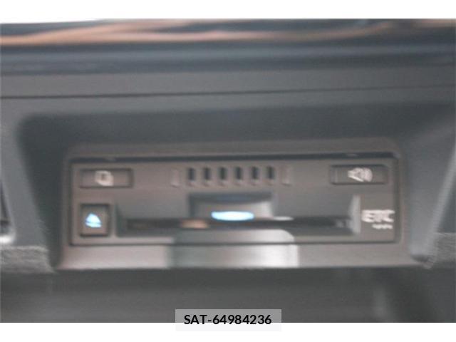 Toyota CROWN 2020-06 8379726-4