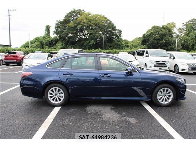 Toyota CROWN 2020-06 8379726-7