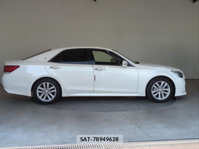 Toyota CROWN 2013-07 8379759-3