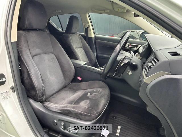 Lexus CT 2015-02 8378684-10