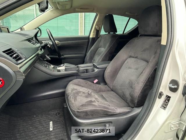 Lexus CT 2015-02 8378684-13