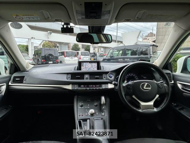 Lexus CT 2015-02 8378684-9