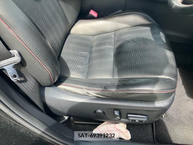 Lexus CT 2013-11 8379082-11