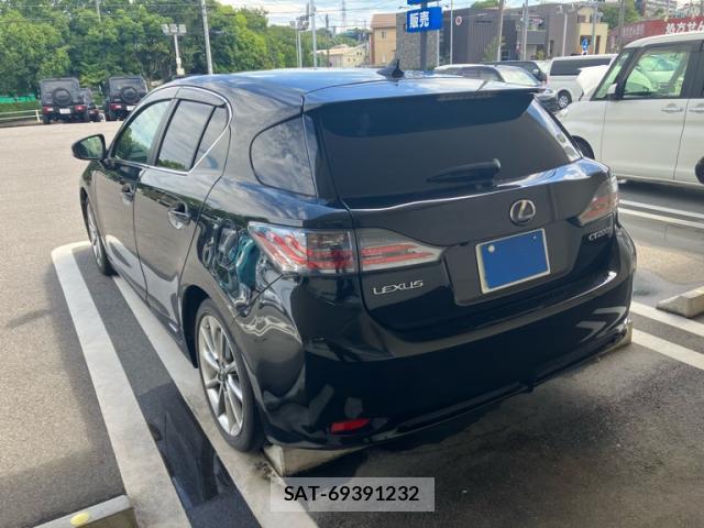 Lexus CT 2013-11 8379082-12