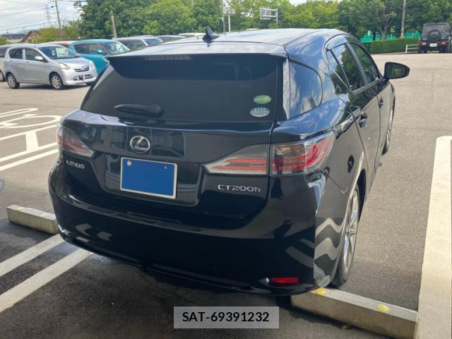 Lexus CT 2013-11 8379082-13