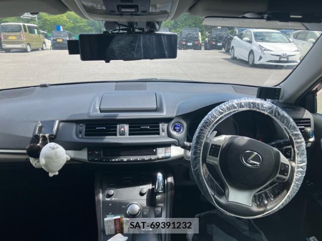 Lexus CT 2013-11 8379082-14