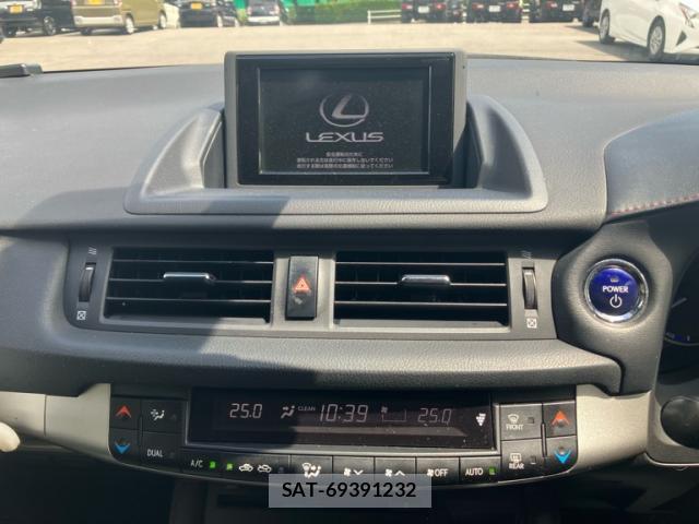 Lexus CT 2013-11 8379082-15