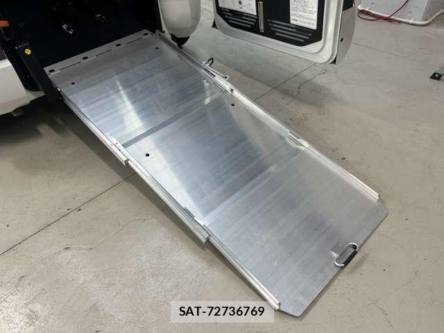 Nissan CUBE 2016-04 8380058-3