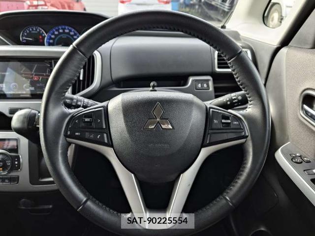Mitsubishi DELICA 2017-11 8378739-18