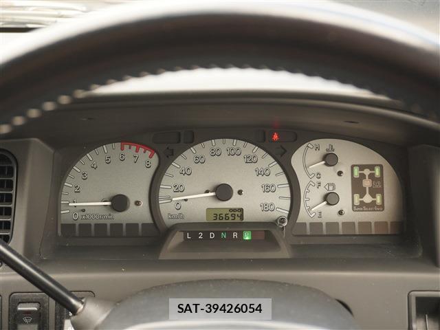 Mitsubishi DELICA 2005-09 8379246-10