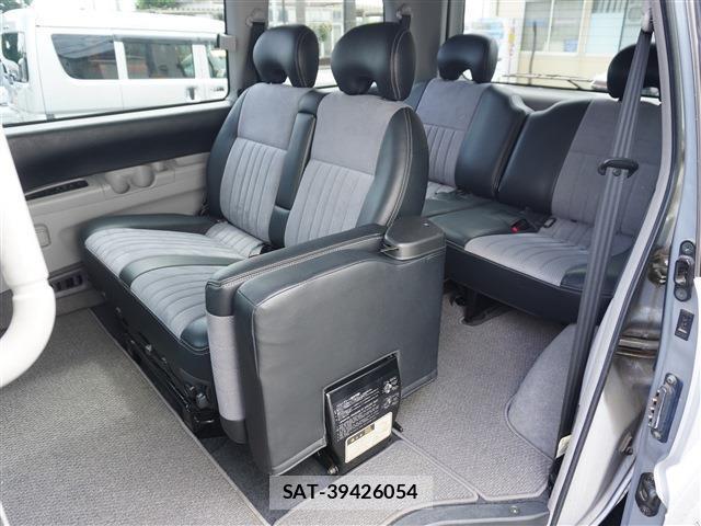 Mitsubishi DELICA 2005-09 8379246-12