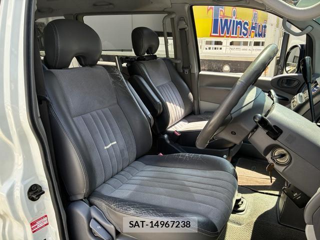 Mitsubishi DELICA 2004-10 8379363-1