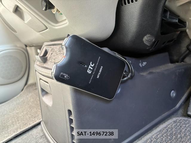 Mitsubishi DELICA 2004-10 8379363-6