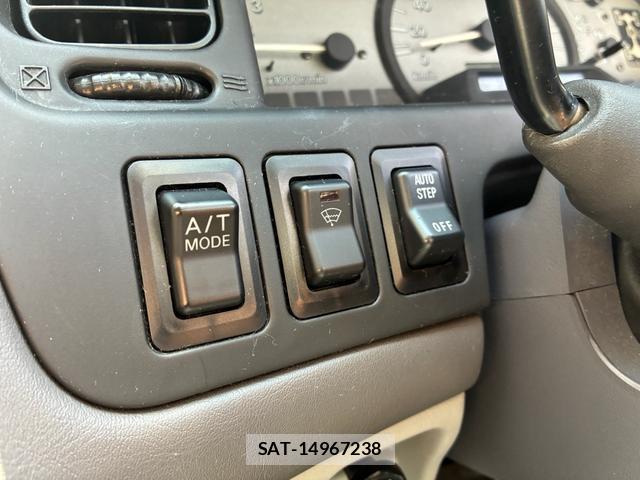Mitsubishi DELICA 2004-10 8379363-8