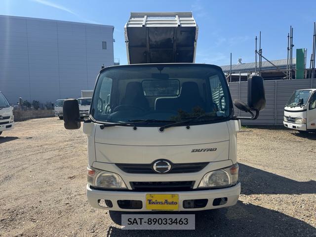 Hino DUTRO 2015-04 8379362-1