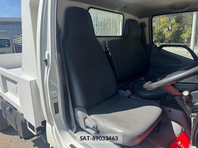 Hino DUTRO 2015-04 8379362-8