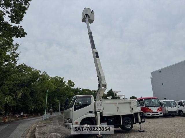 Hino DUTRO 2018-03 8379375-2