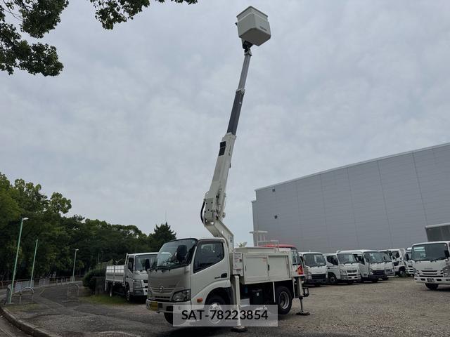 Hino DUTRO 2018-03 8379375-3