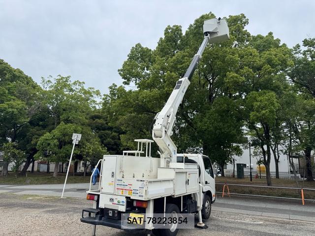 Hino DUTRO 2018-03 8379375-4