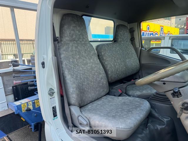 Hino DUTRO 2014-02 8379377-4