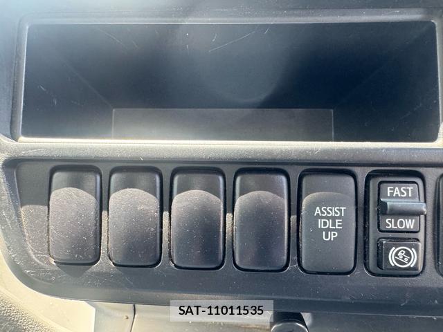 Hino DUTRO 2014-02 8379378-5