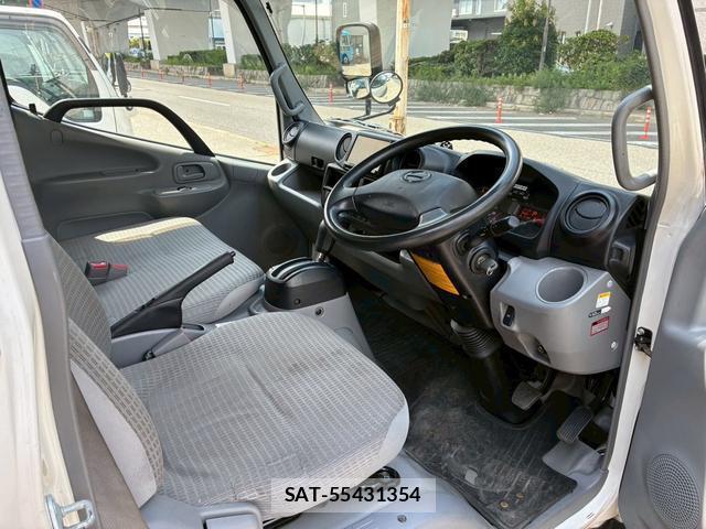 Hino DUTRO 2011-09 8379381-5