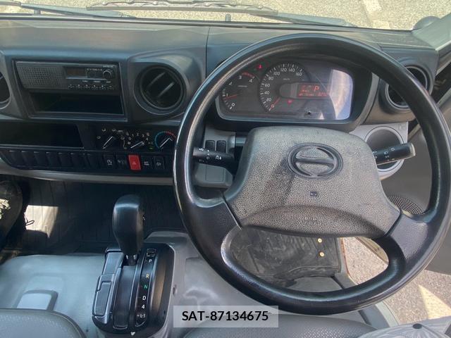Hino DUTRO 2013-11 8379389-4