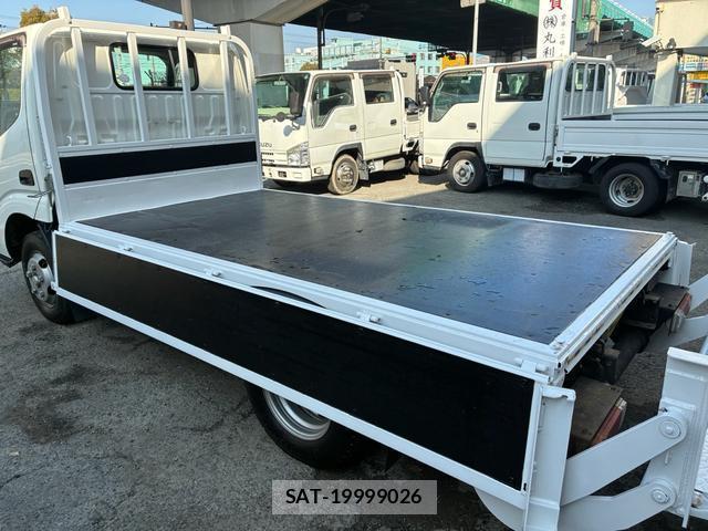 Toyota DYNA TRUCK 2017-03 8379361-3