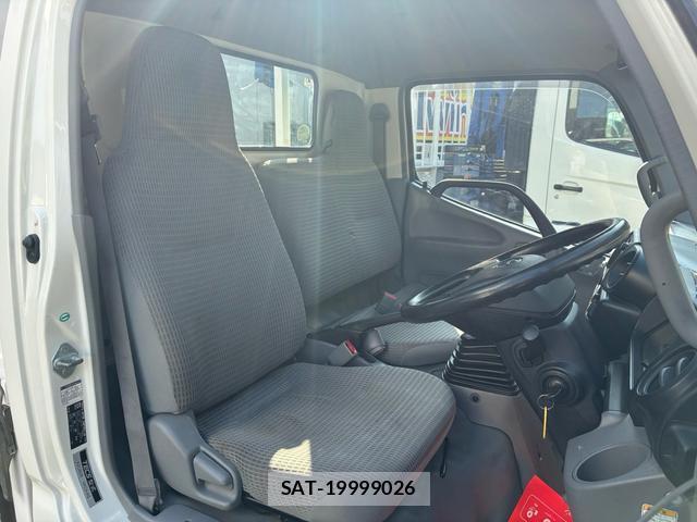 Toyota DYNA TRUCK 2017-03 8379361-5