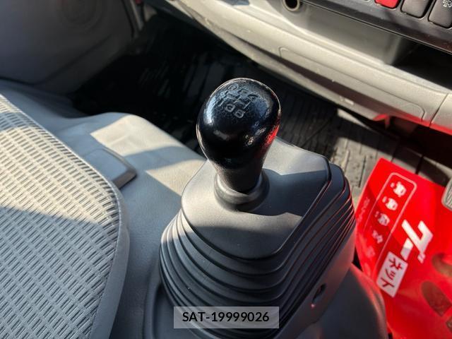 Toyota DYNA TRUCK 2017-03 8379361-6