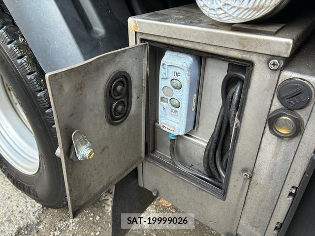 Toyota DYNA TRUCK 2017-03 8379361-7