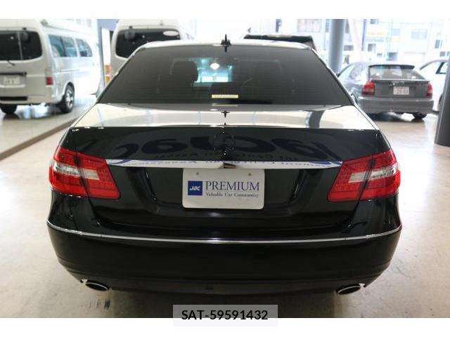 Mercedes Benz E-CLASS 2011-03 8379945-11