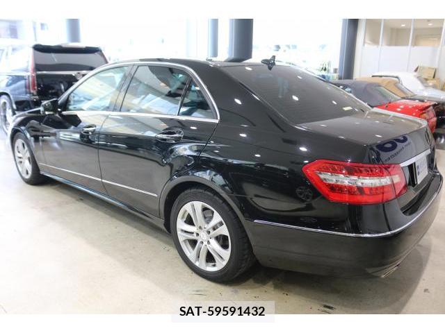 Mercedes Benz E-CLASS 2011-03 8379945-12