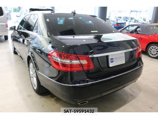 Mercedes Benz E-CLASS 2011-03 8379945-13