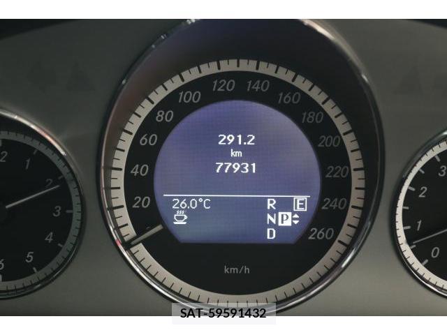 Mercedes Benz E-CLASS 2011-03 8379945-17
