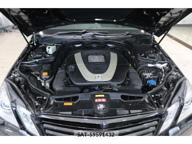 Mercedes Benz E-CLASS 2011-03 8379945-7