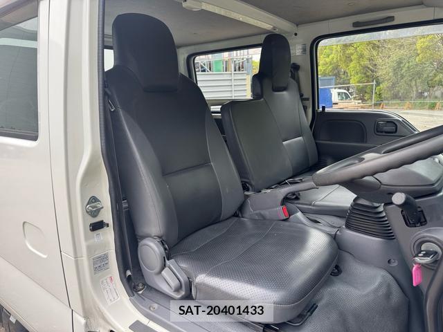 Isuzu ELF TRUCK 2017-01 8379364-3