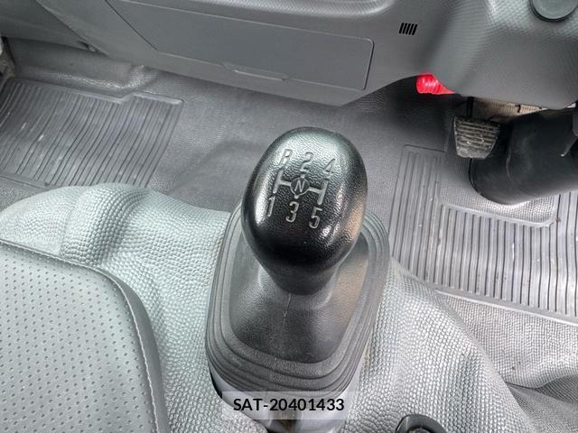 Isuzu ELF TRUCK 2017-01 8379364-4