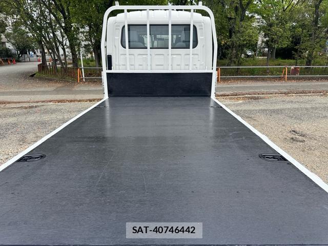 Isuzu ELF TRUCK 2019-02 8379366-8