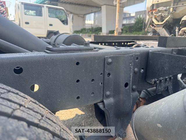Isuzu ELF TRUCK 2013-12 8379379-7