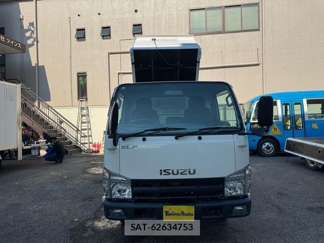 Isuzu ELF TRUCK 2012-08 8379384-1