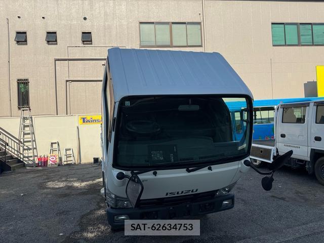 Isuzu ELF TRUCK 2012-08 8379384-2