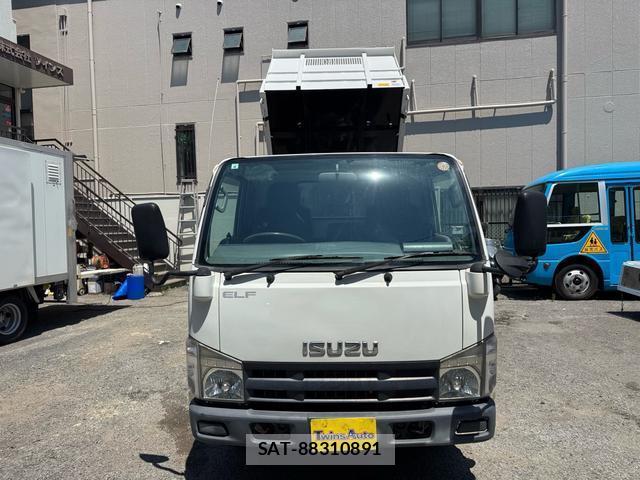 Isuzu ELF TRUCK 2013-11 8379385-1