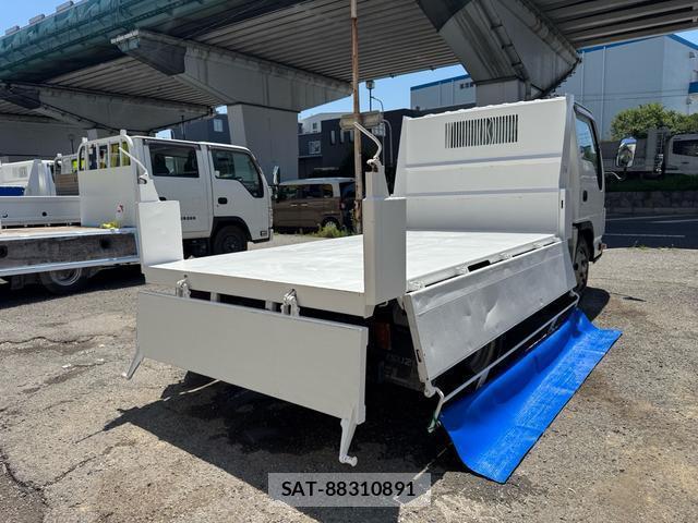 Isuzu ELF TRUCK 2013-11 8379385-2