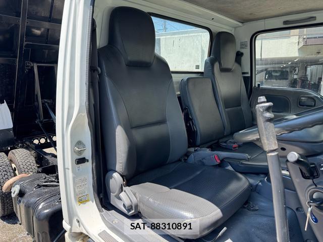Isuzu ELF TRUCK 2013-11 8379385-5