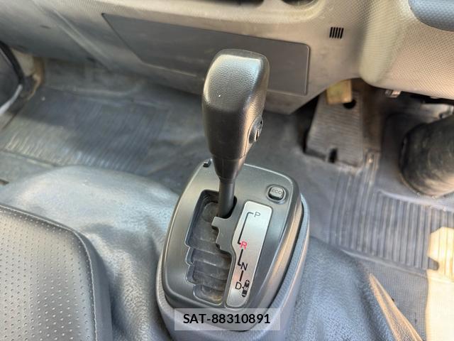 Isuzu ELF TRUCK 2013-11 8379385-6