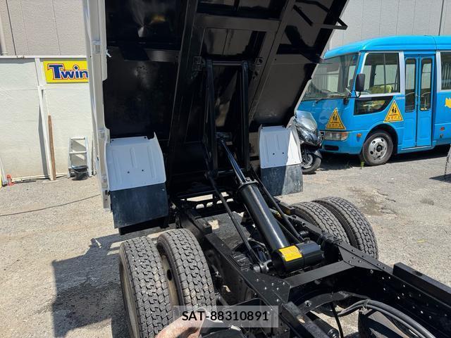 Isuzu ELF TRUCK 2013-11 8379385-8